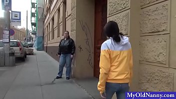 Страсть и разнообразие в интимной жизни молодой русской парочки с зрелой толстушкой в порно видео