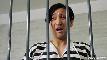 Охранник, жена и заключенный порно видео, которое заставит вас забыть обо всем и наслаждаться каждой секундой