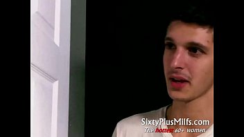 Заказала новое белье и получила оральный сюрприз от курьера история зрелой женщины и ее эротической примерки