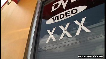 Девушка привела подругу на глори хол