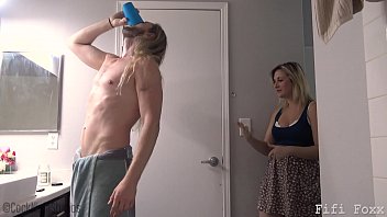 Запретные желания становятся реальностью Развратная мать и ее сын в порно-видео